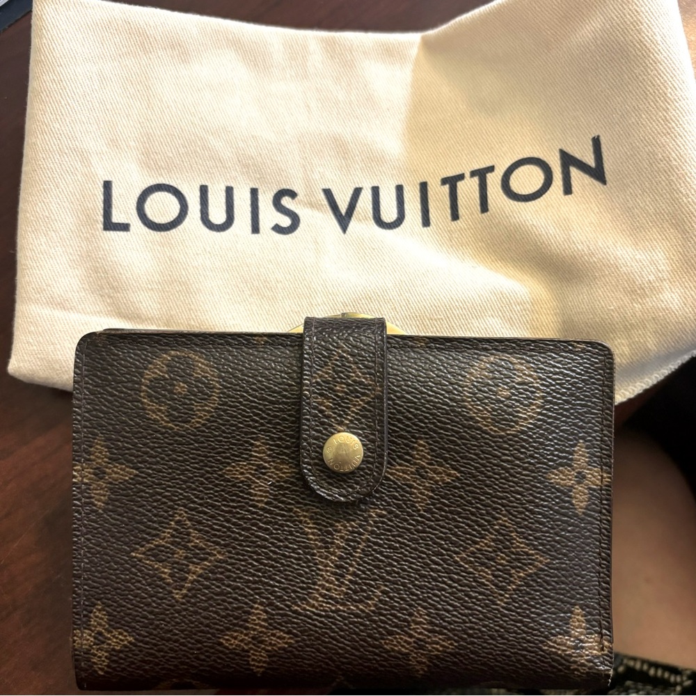 Louis Vuitton Monogram Kisslock Wallet With Dust Bag